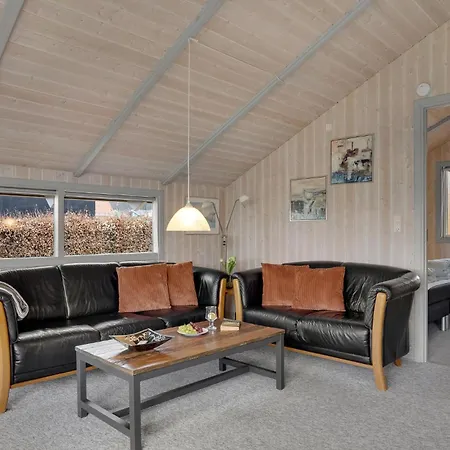 Dom wakacyjny 3 Bedroom Cozy In